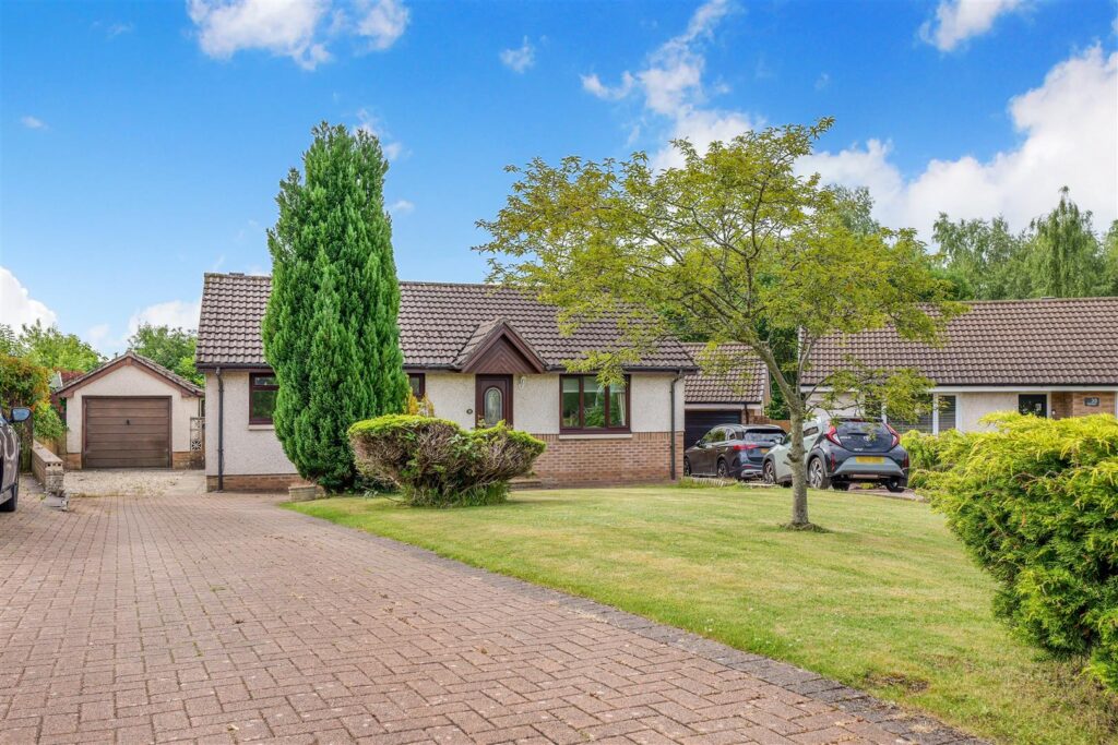 Grenadier Gardens, Motherwell