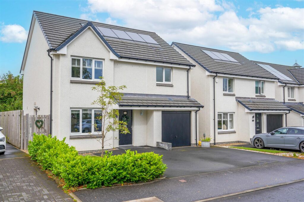 Lotus Crescent, Cleland
